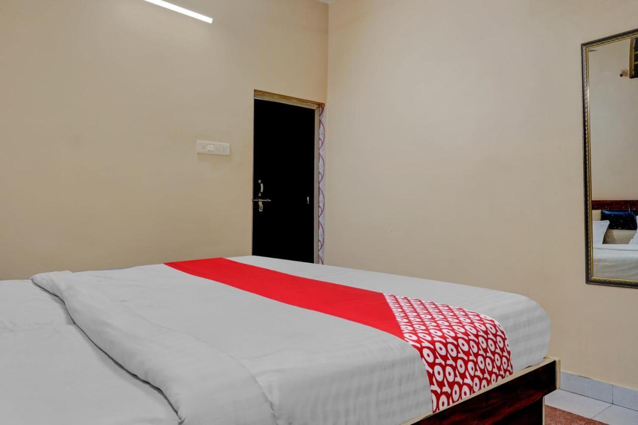 Flagship Hotel Sivam Palace Rāipur Exteriör bild